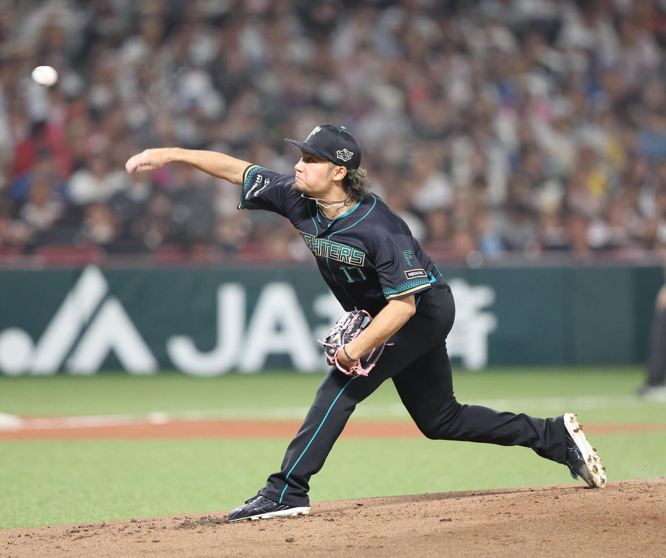 ソフトバンク対日本ハム　先発の日本ハム伊藤（撮影・梅根麻紀）