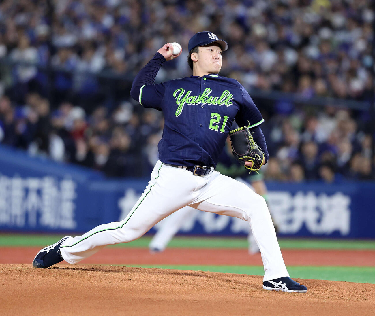 DeNA対ヤクルト　力投するヤクルト先発の吉村（撮影・鈴木正人）　