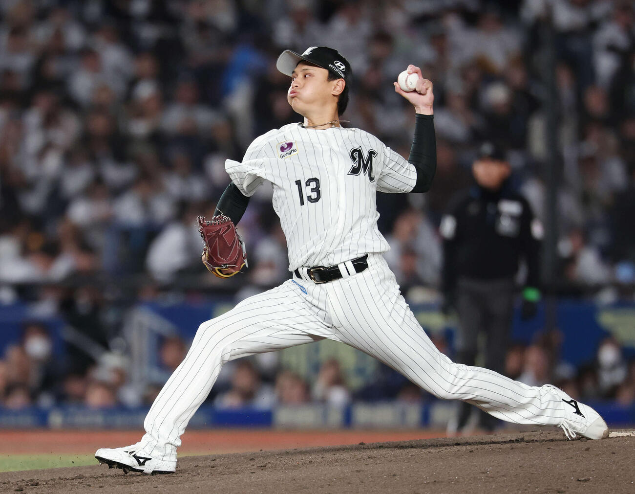 ロッテ対西武　ロッテ先発の毛利（撮影・宮地輝）