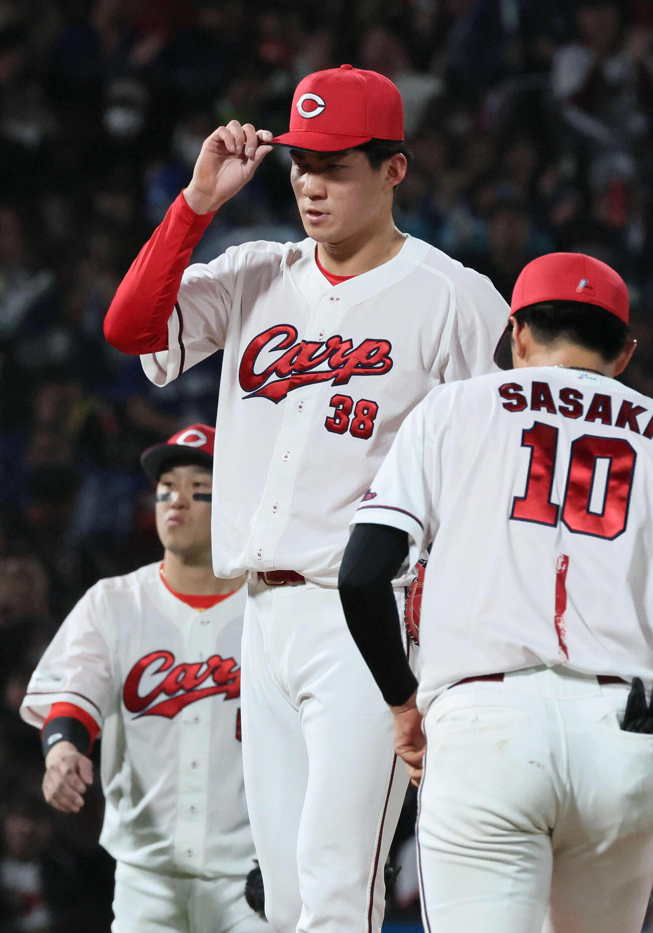 広島対中日　9回表中日無死一、三塁、福永に右前適時打を浴びた赤木（撮影・加藤孝規）