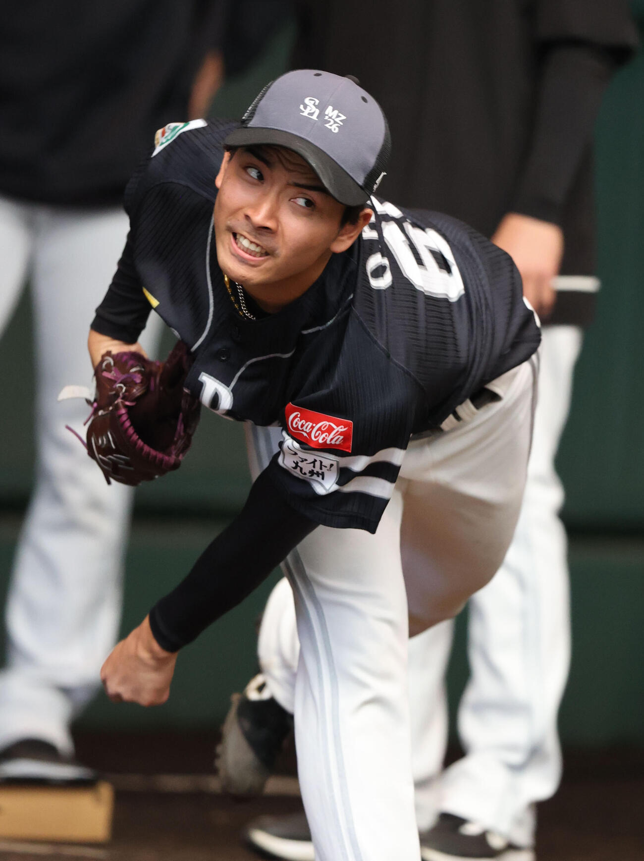 ブルペンで力強く投げ込むソフトバンク大野稼頭央（2026年2月17日）