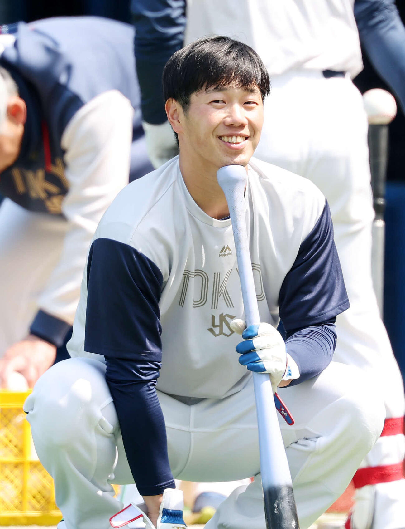DeNA対ヤクルト　練習中、笑顔を見せるヤクルト古賀（撮影・鈴木正人）　