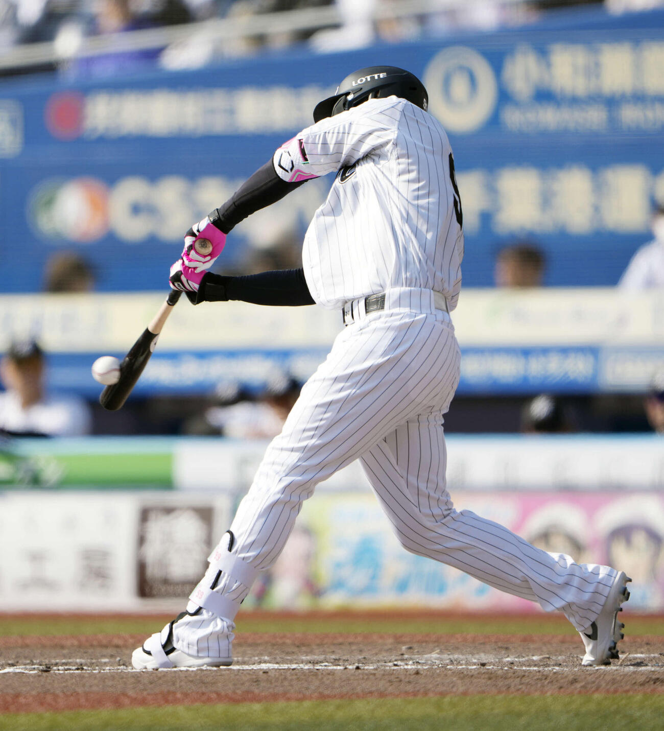 ロッテ対西武　4回裏ロッテ2死、中前打を放つソト（撮影・小島史椰）