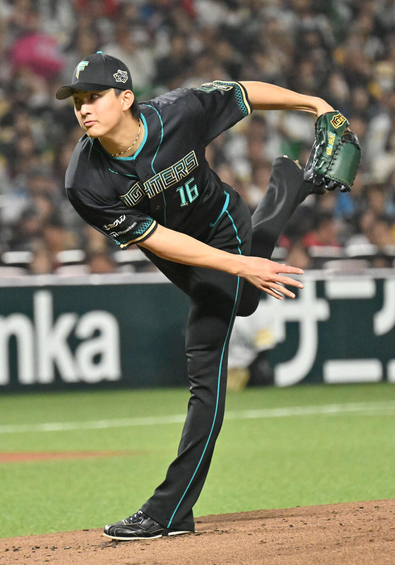 ソフトバンク対日本ハム　日本ハム先発の達（撮影・林敢治）