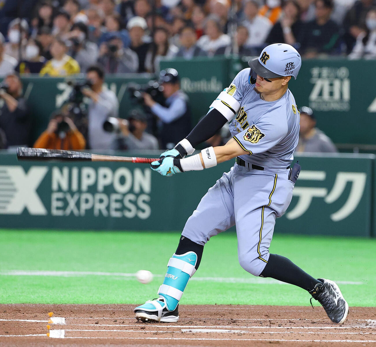 巨人対阪神　1回表阪神2死、佐藤は三振に倒れる（撮影・上田博志）
