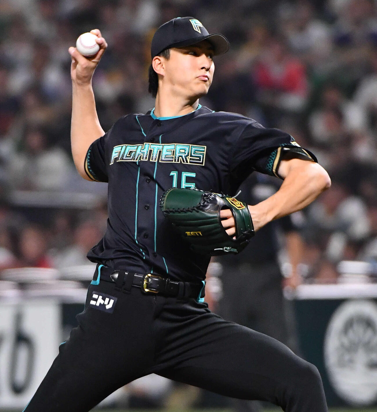 ソフトバンク対日本ハム　日本ハム先発の達（撮影・岩下翔太）
