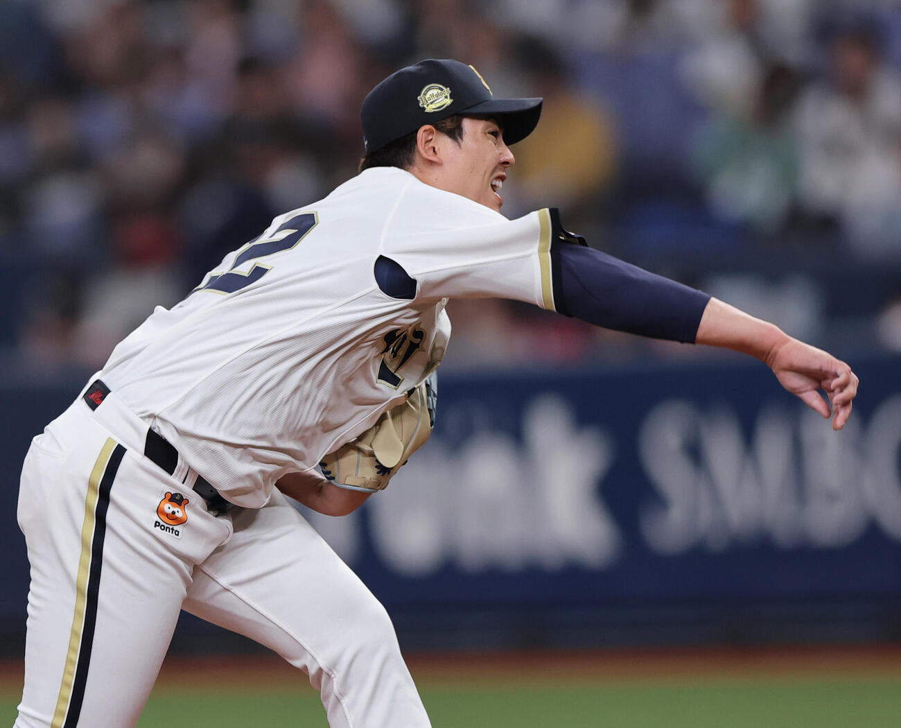 オリックス対楽天　6回表、力投するオリックス九里（撮影・上山淳一）