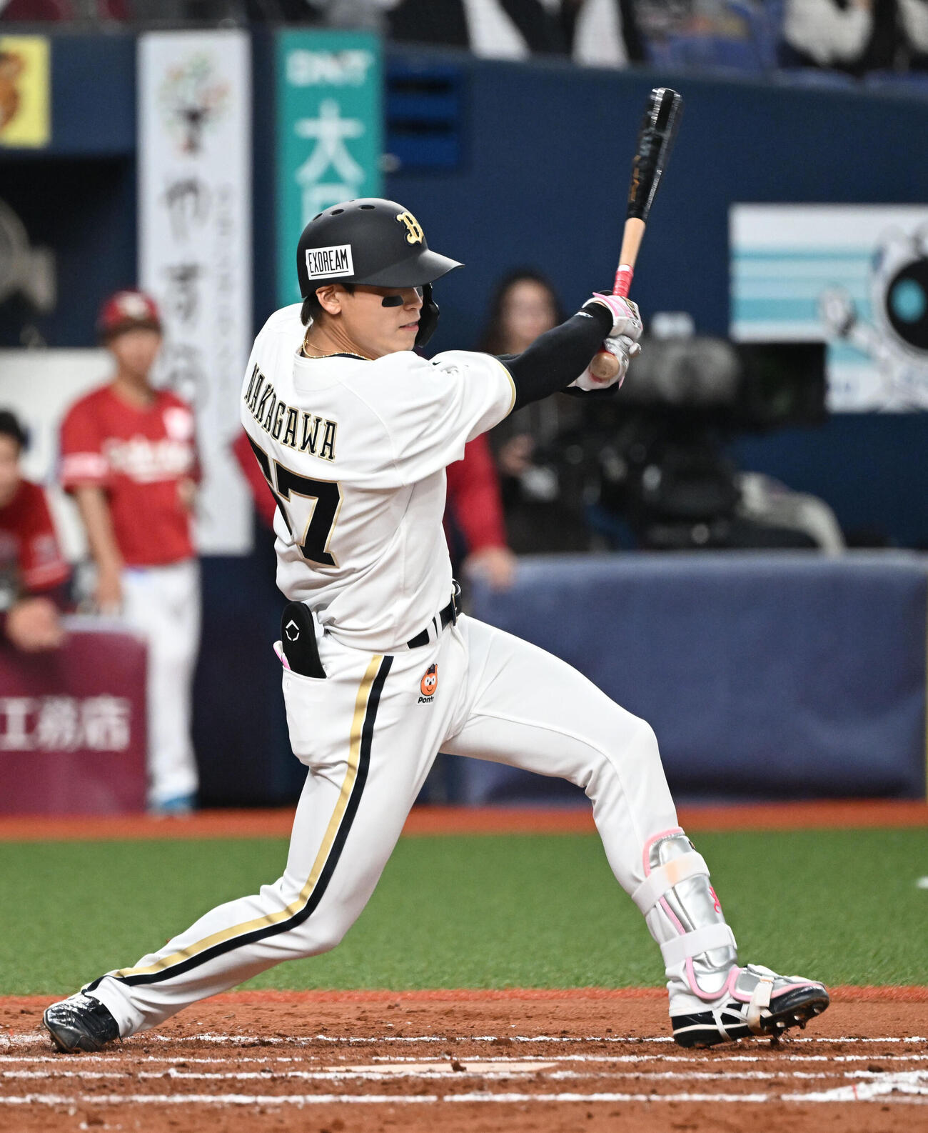 オリックス対楽天　7回裏オリックス1死満塁、右前適時打を放つ中川（撮影・和賀正仁）