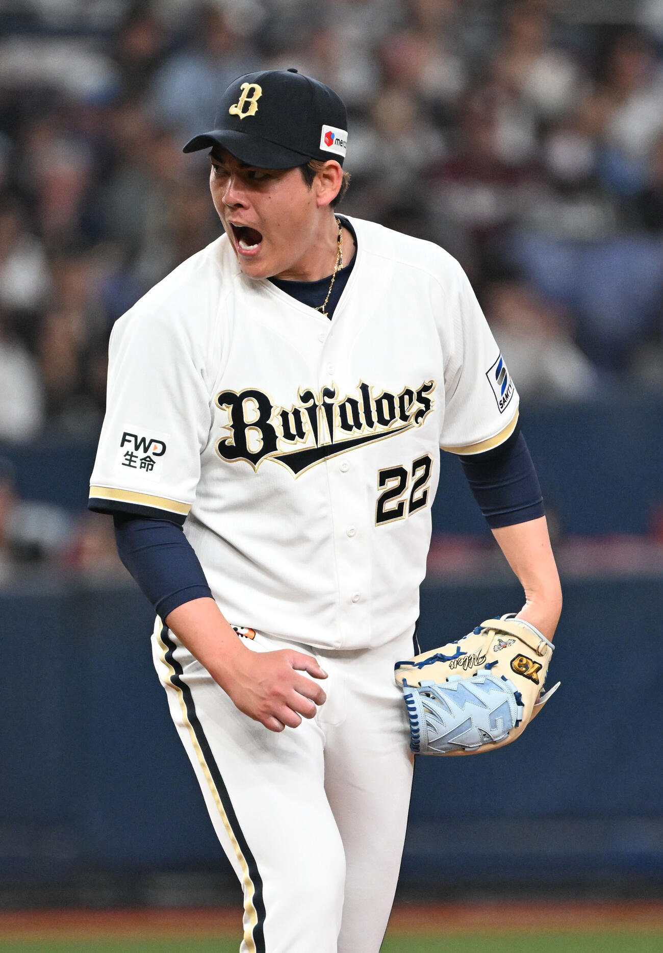 オリックス対楽天　9回表楽天1死、辰己から三振を奪い雄たけびをあげる九里（撮影・和賀正仁）