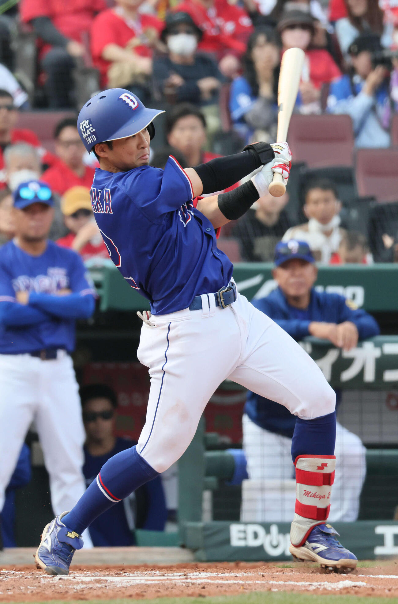 広島対中日　8回表中日2死二塁、田中は同点左適時打を放つ（撮影・加藤孝規）