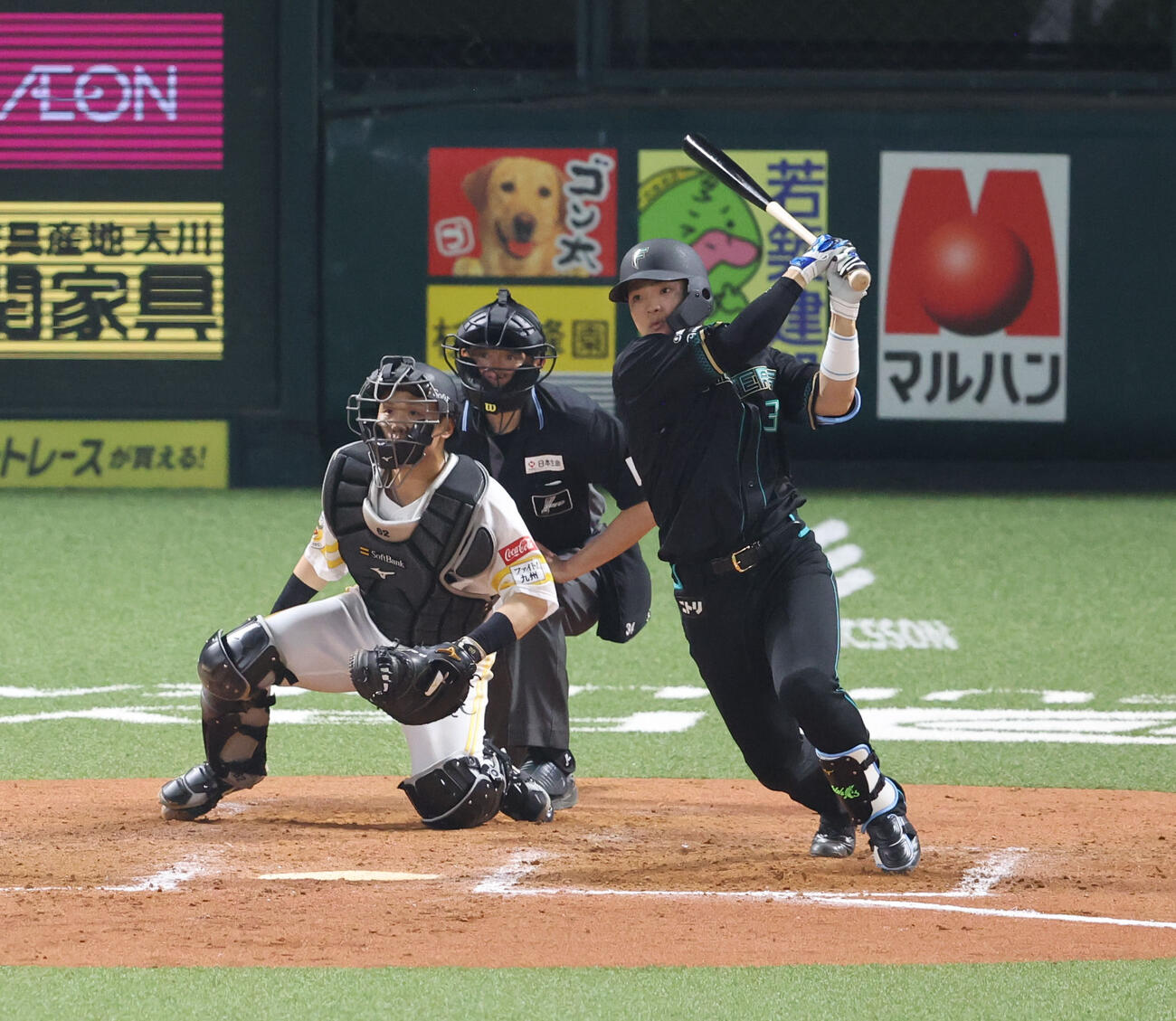 ソフトバンク対日本ハム　9回表日本ハム1死二、三塁、郡司は右前に適時打を放つ（撮影・梅根麻紀）