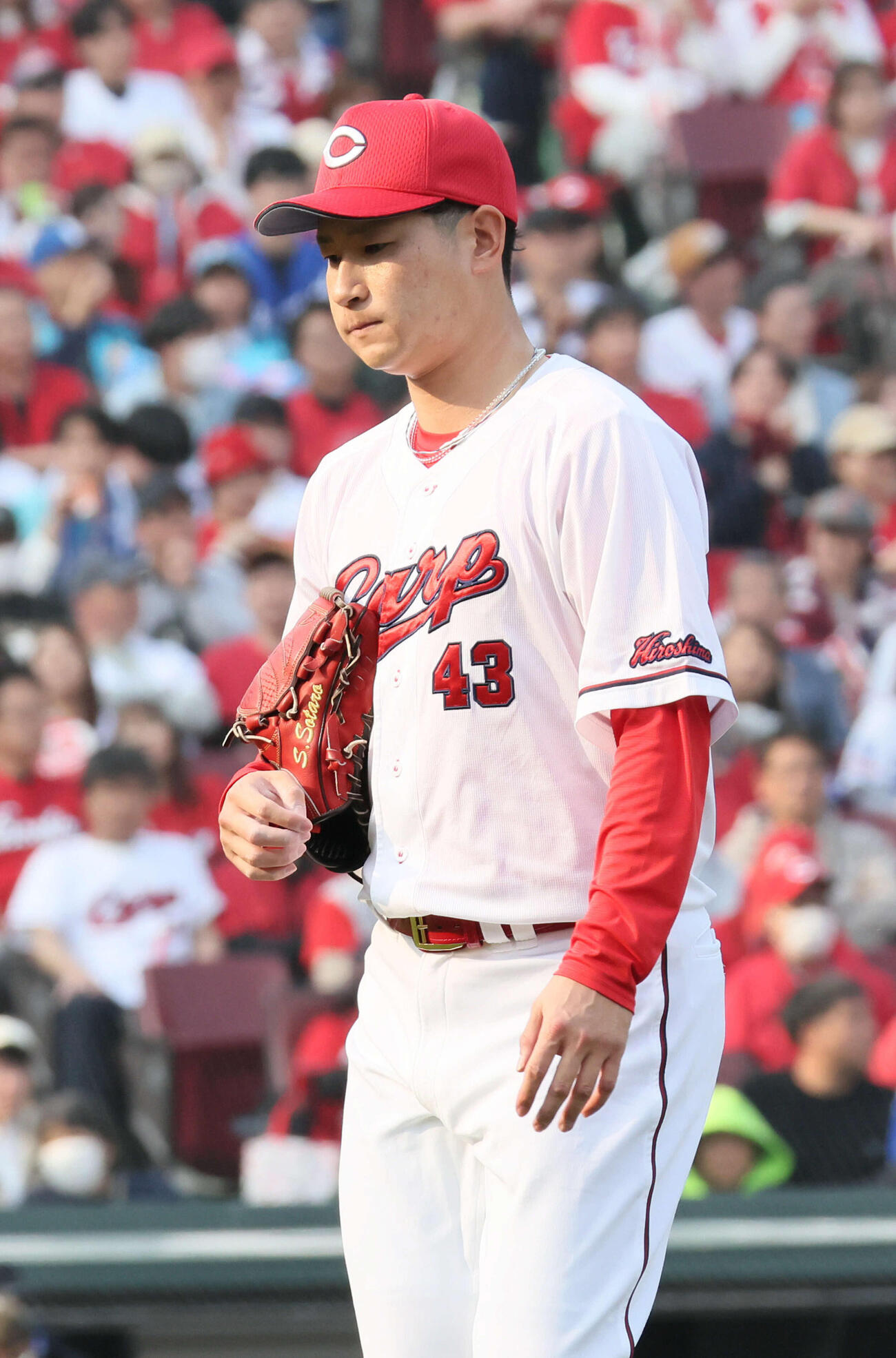 広島対中日　8回表中日2死二塁、田中に同点左適時打を浴びた島内（撮影・加藤孝規）