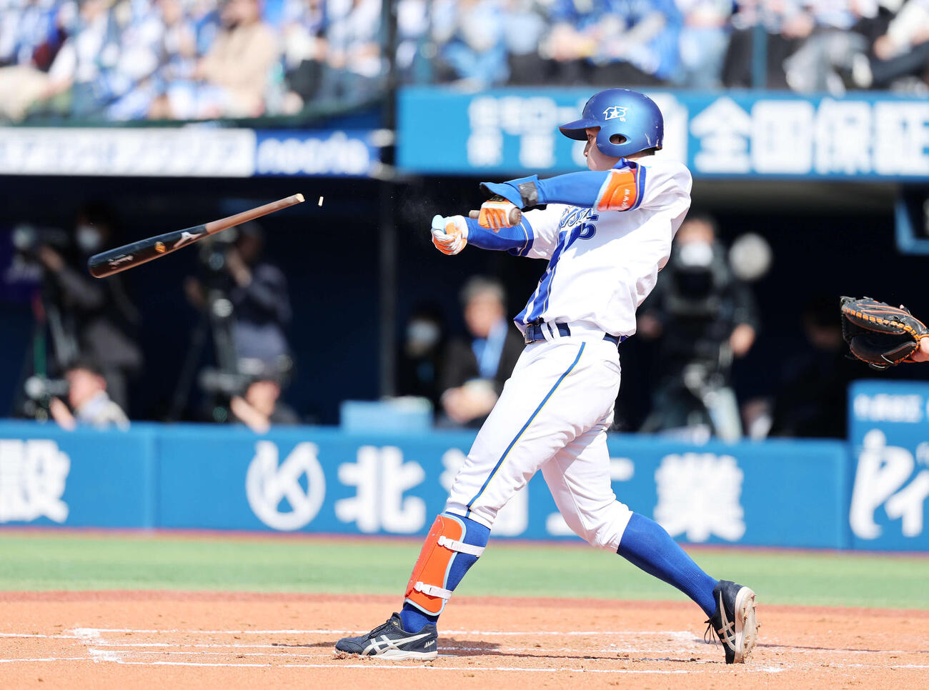 DeNA対ヤクルト　2回裏DeNA1死、松尾は中前打を放つ（撮影・鈴木正人）　
