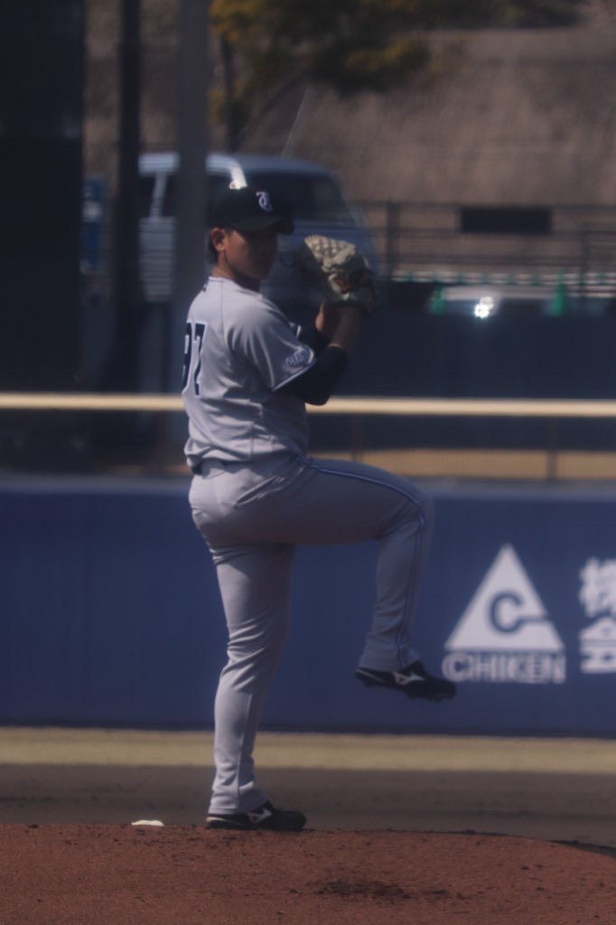 2軍戦に登板する巨人井上（撮影・小早川宗一郎）