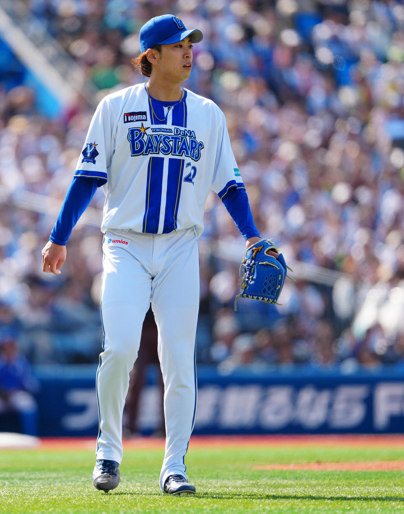 DeNA対ヤクルト　2回表ヤクルト2死一、三塁、山野に先制適時内野安打を浴び、ぼうぜんとする入江（撮影・鈴木みどり）
