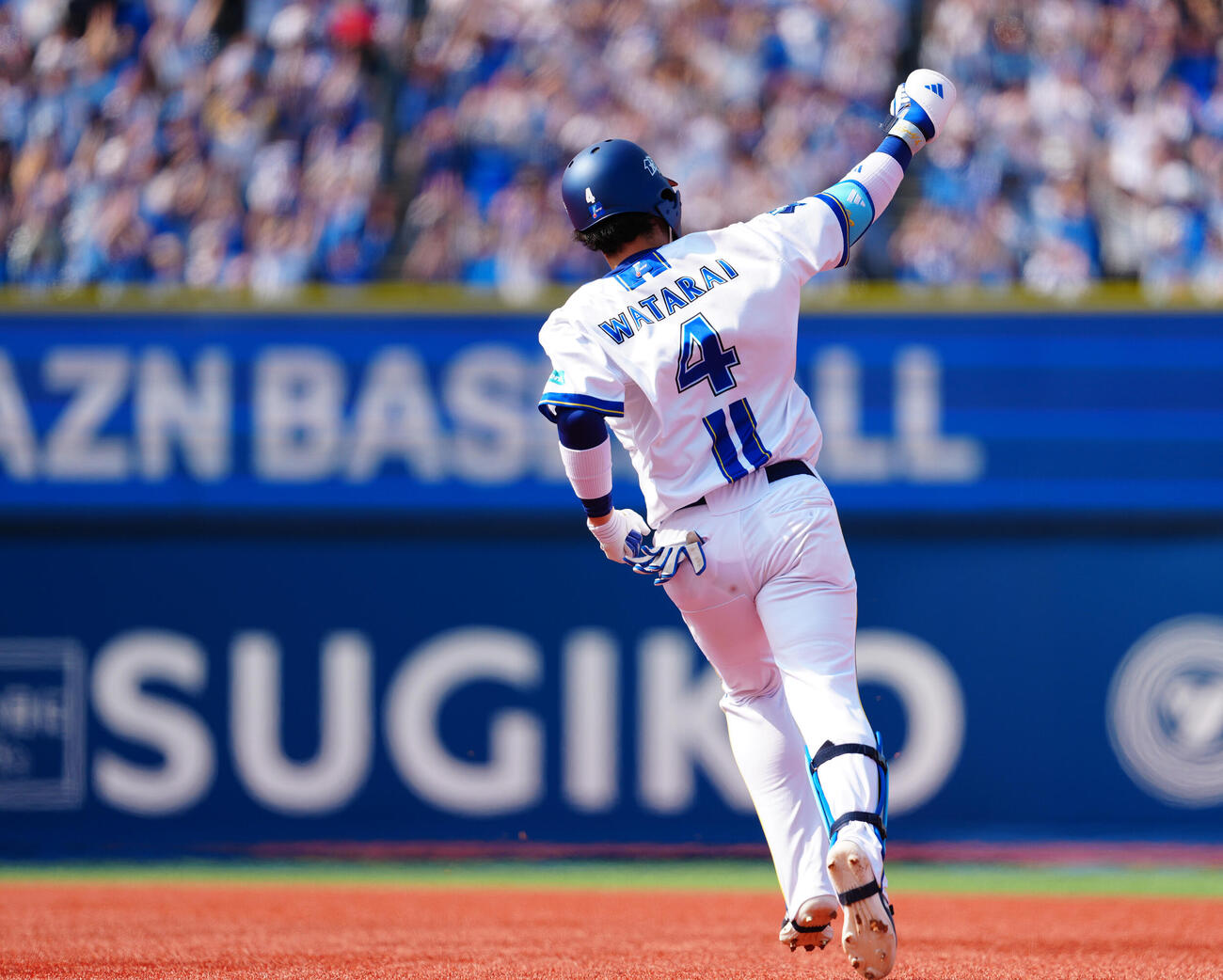 【動画】今季初スタメン度会隆輝が先制1号ソロ！右手をあげてガッツポーズ - プロ野球ライブ速報写真ニュース : 日刊スポーツ