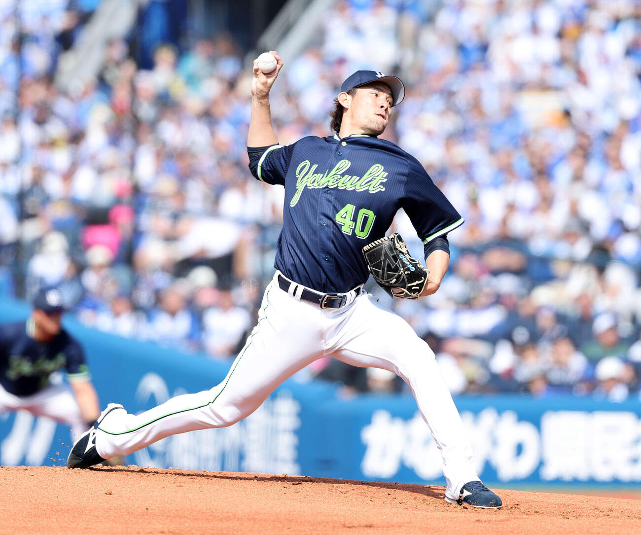 DeNA対ヤクルト　力投するヤクルト先発の高梨（撮影・鈴木正人）　
