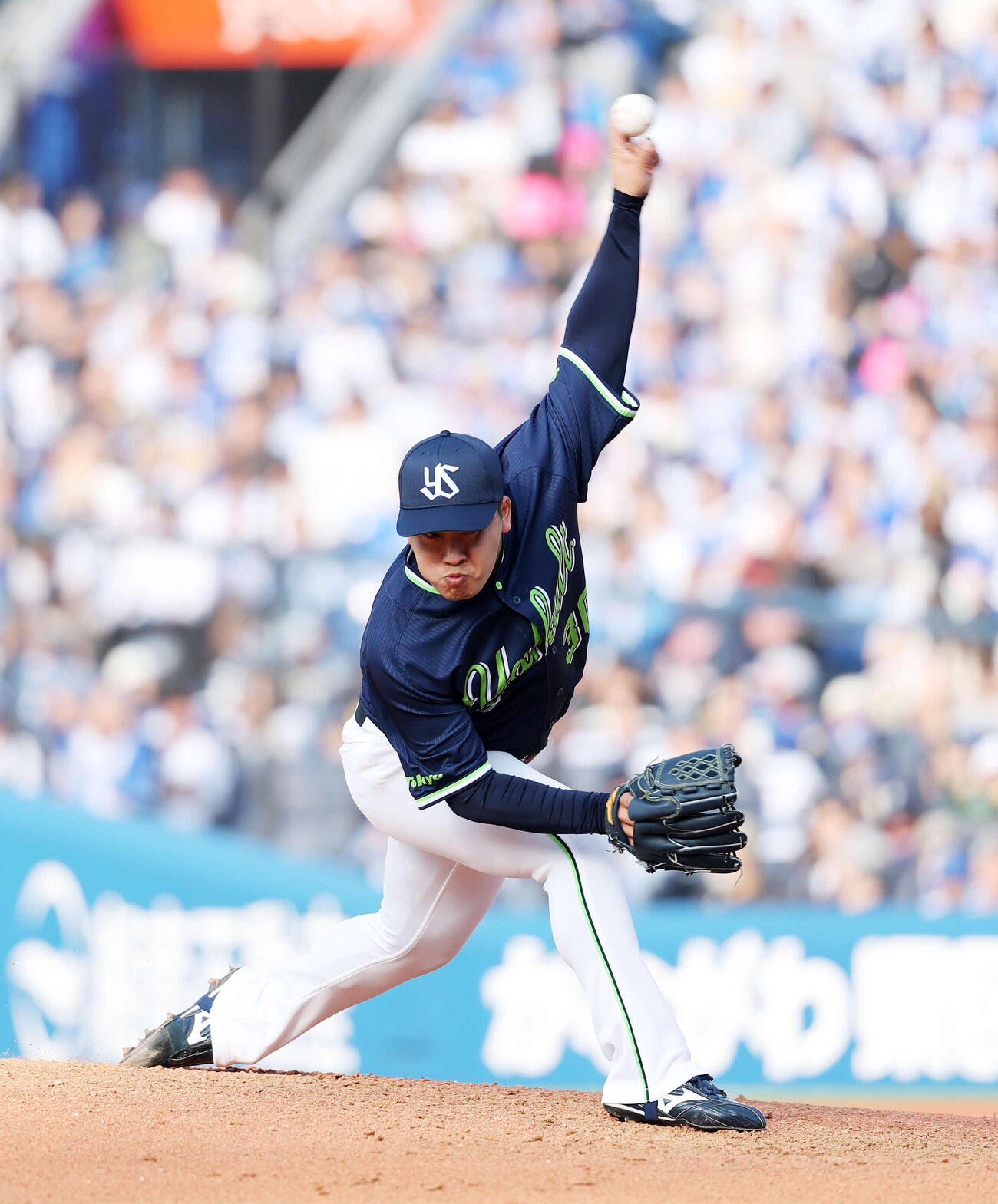DeNA対ヤクルト　力投するヤクルト2番手の荘司（撮影・鈴木正人）　
