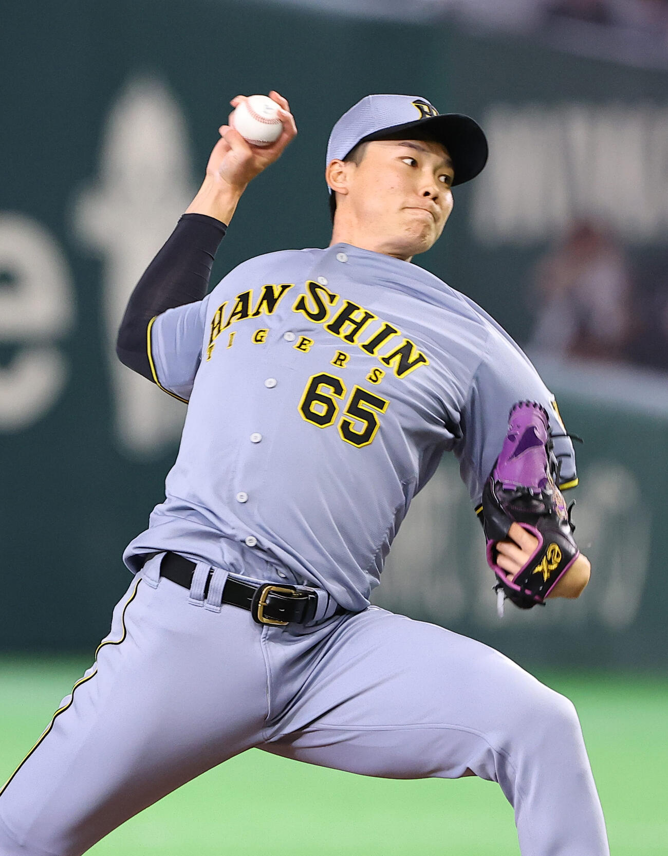 巨人対阪神　阪神3番手の湯浅（撮影・上田博志）