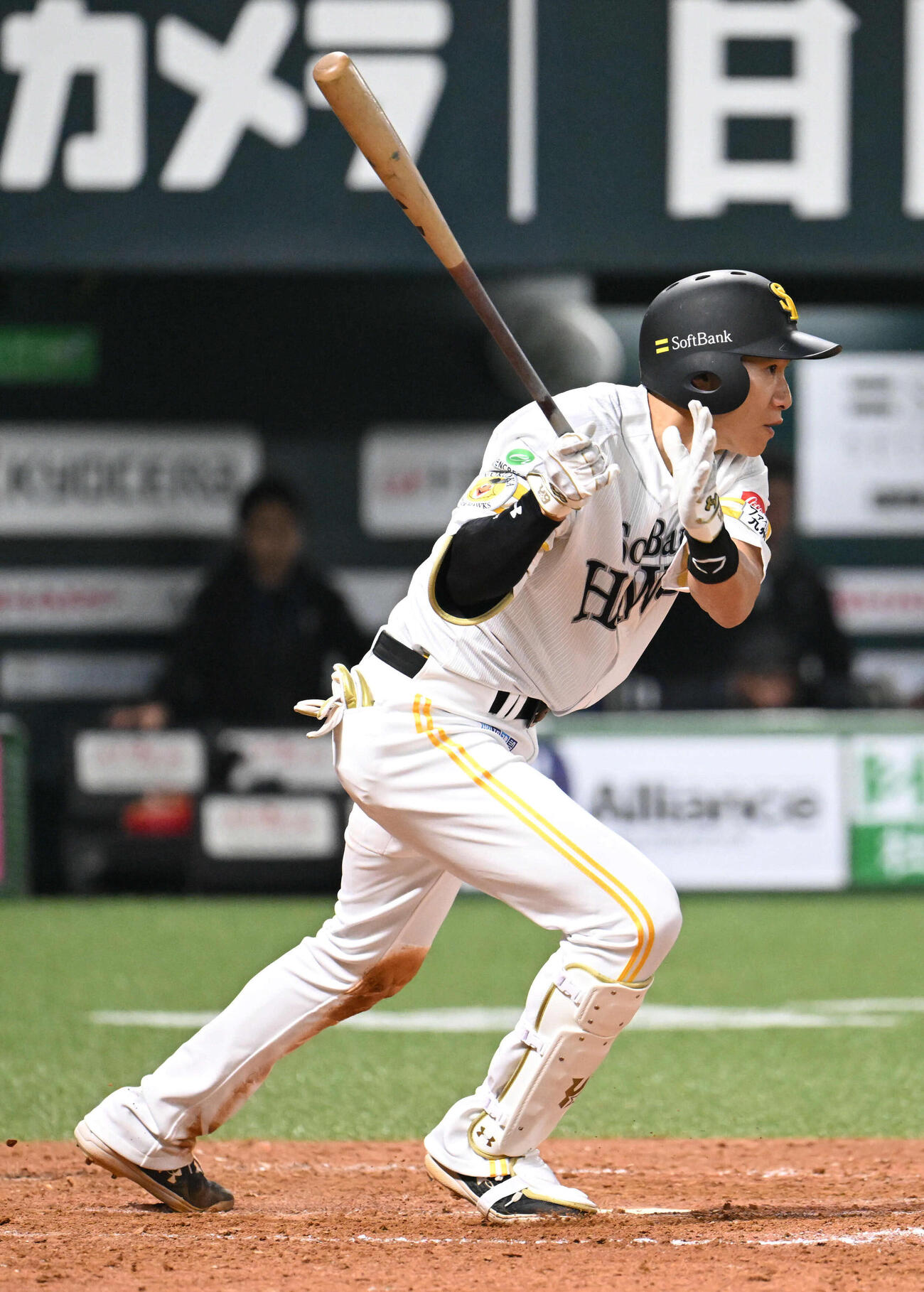 ソフトバンク対日本ハム　4回裏ソフトバンク1死三塁、柳田は適時打を放つ（撮影・林敢治）