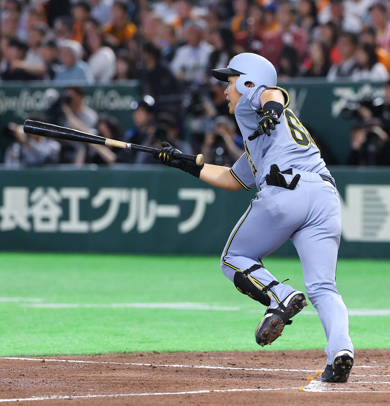 巨人対阪神　3回表阪神1死満塁、中川は2点適時二塁打を放つ（撮影・上田博志）