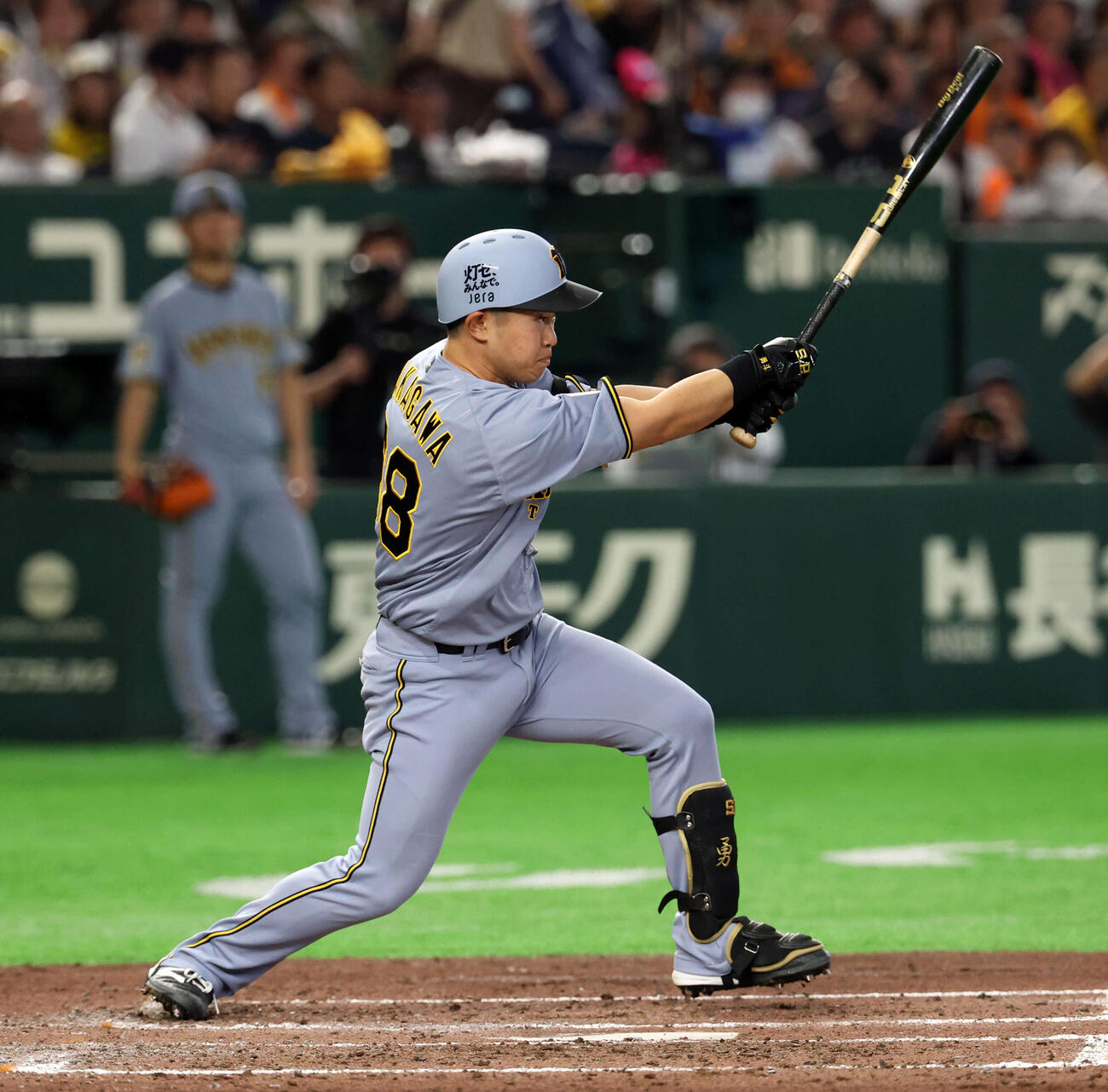 巨人対阪神　3回表阪神1死満塁、中川は2点適時二塁打を放つ（撮影・浅見桂子）