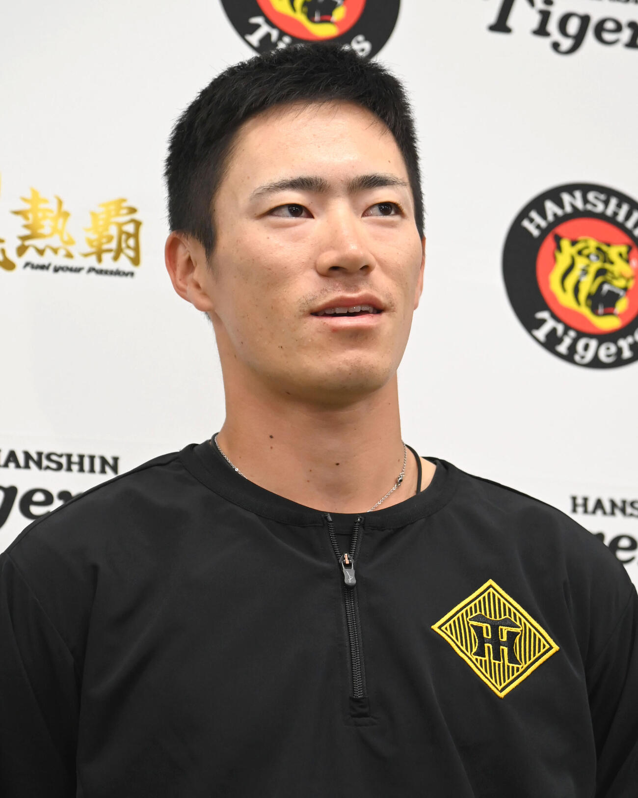 支配下登録され会見をする阪神福島（撮影・石井愛子）