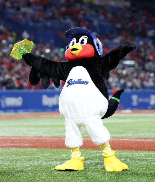 ヤクルト】つば九郎が帰ってきた！ ファン大歓声「おかえり