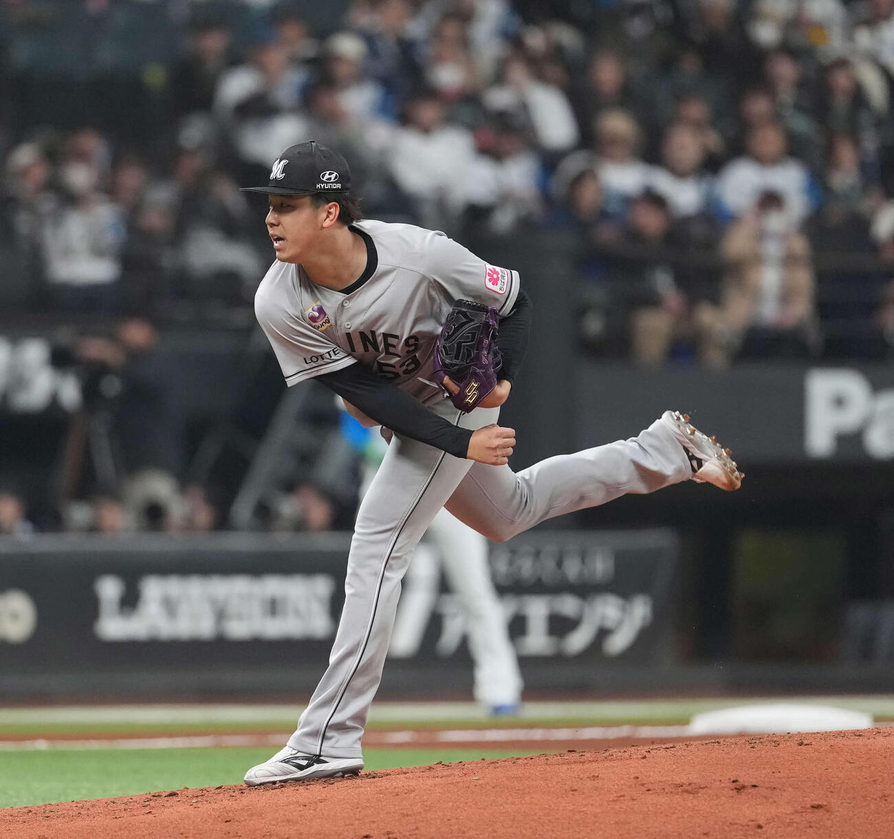 日本ハム対ロッテ　ロッテ先発の木村（撮影・井上学）
