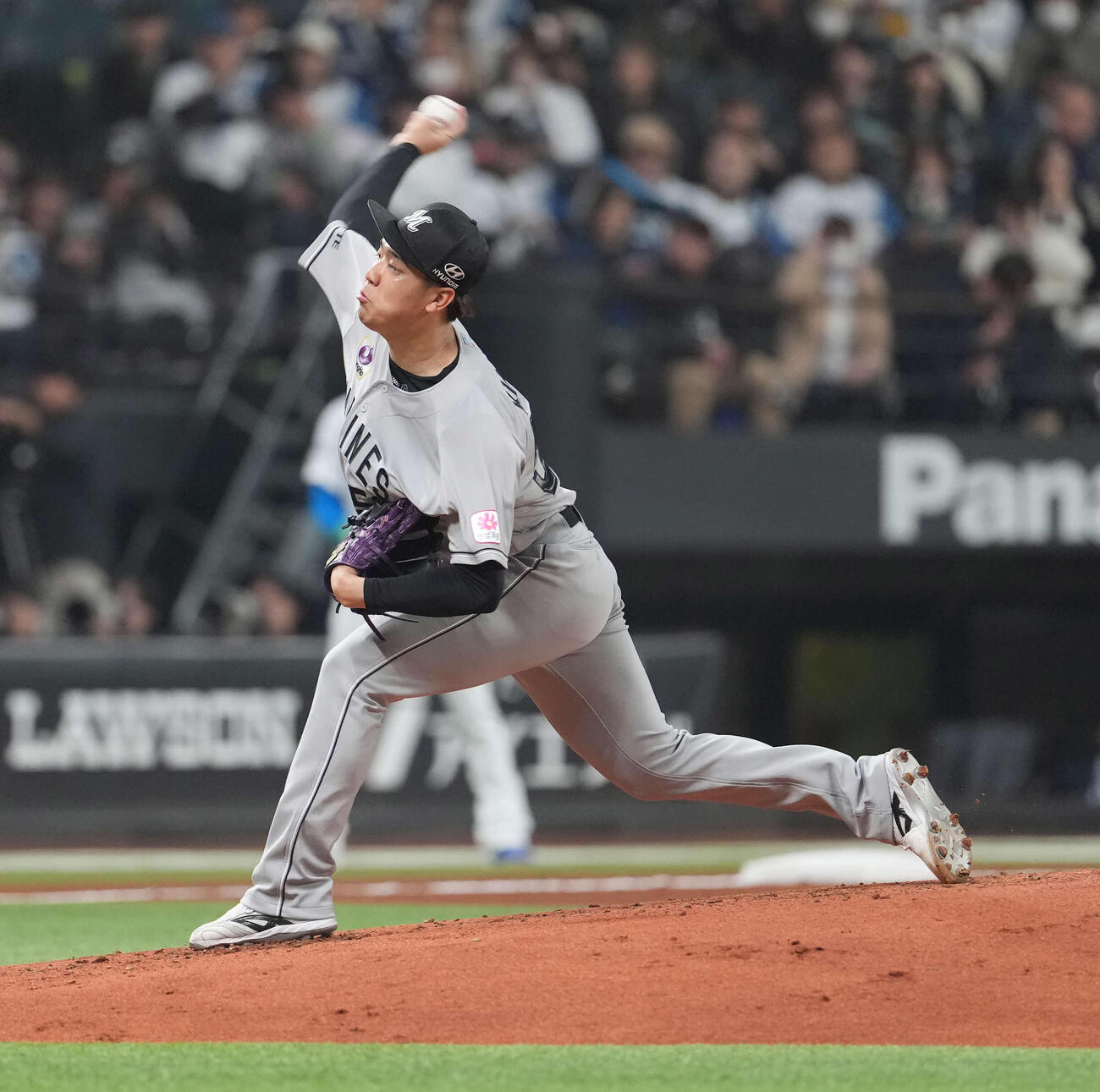 日本ハム対ロッテ　ロッテ先発の木村（撮影・井上学）