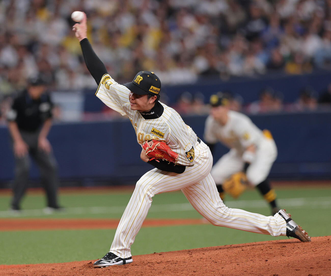 阪神対DeNA 4回表、力投する才木（撮影・上山淳一）