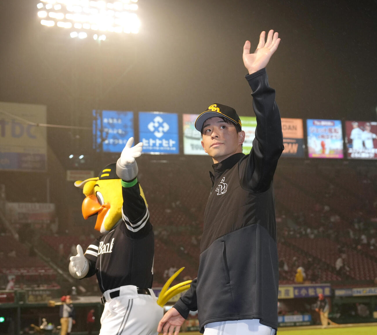 楽天対ソフトバンク　6回1失点で勝利を挙げたソフトバンク大関（撮影・足立雅史）