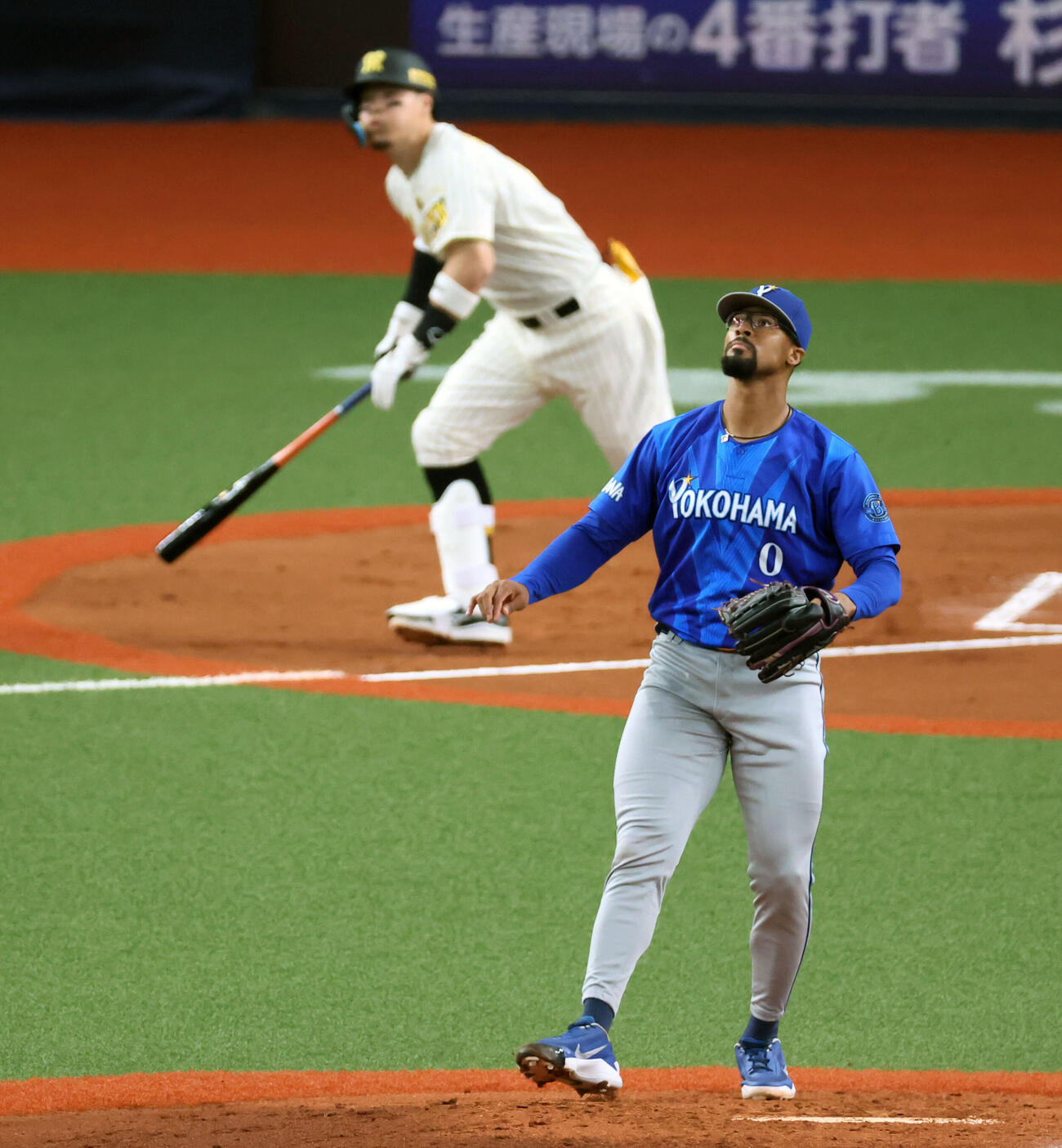 阪神対DeNA 1回裏阪神2死二塁、デュプランティエは佐藤に右越え先制適時二塁打を許し失点する（撮影・加藤哉）