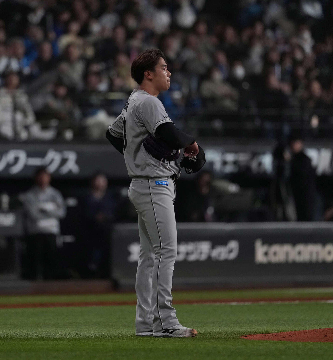 日本ハム対ロッテ　2回裏日本ハム2死一、二塁、清宮幸太郎に3点本塁打を浴びる木村（撮影・井上学）