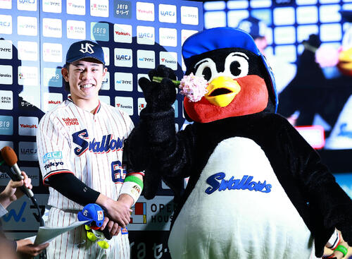 ヤクルト】つば九郎、休養前と変わらない立ち姿 重責を引き受けた新