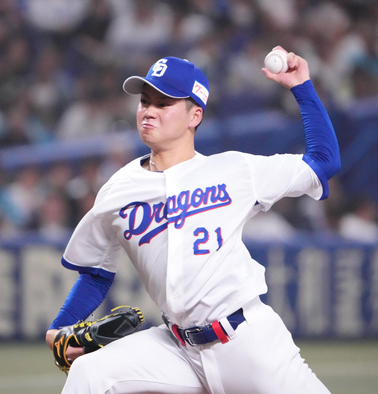 中日対巨人　1回表、登板する中日先発の金丸（撮影・森本幸一）