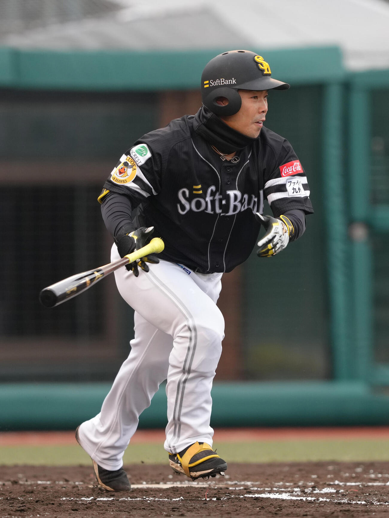 楽天対ソフトバンク　3回表ソフトバンク無死、近藤は中前打を放つ（撮影・足立雅史）