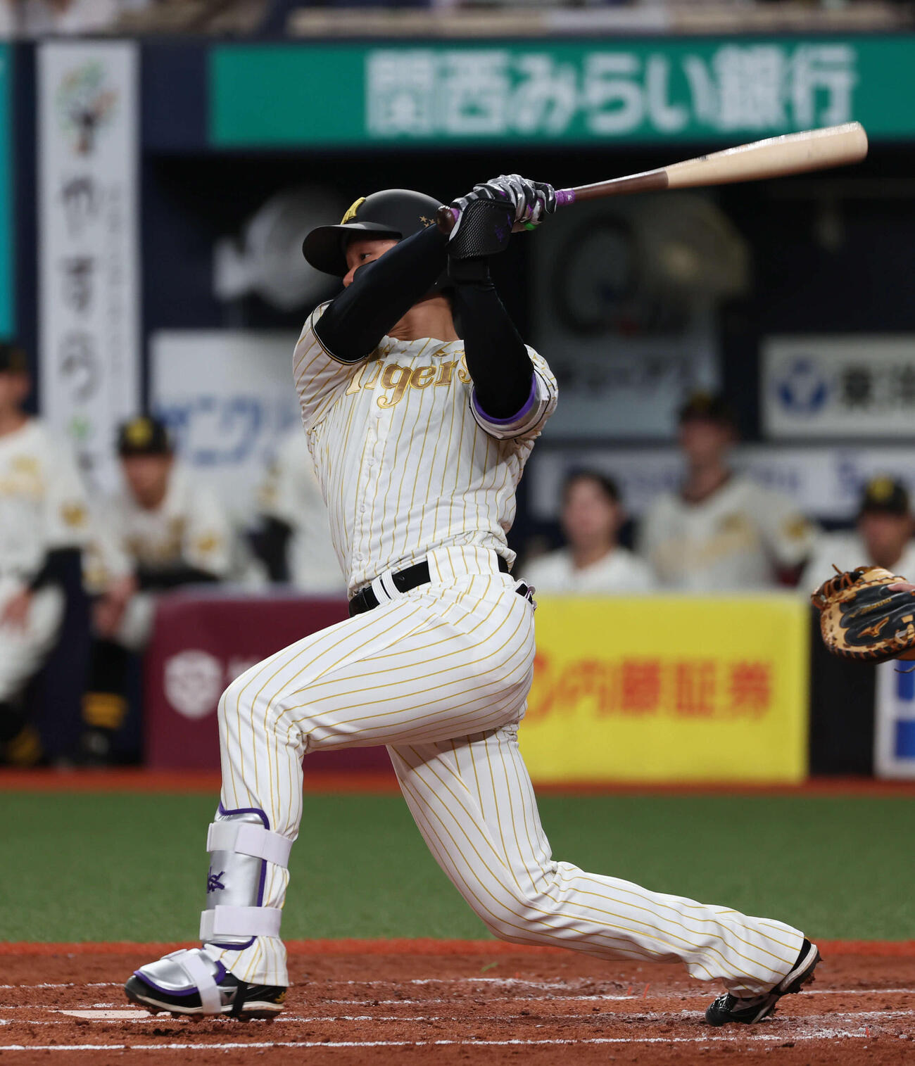 阪神対DeNA 4回裏阪神2死、森下は中前打を放つ（撮影・西尾就之）