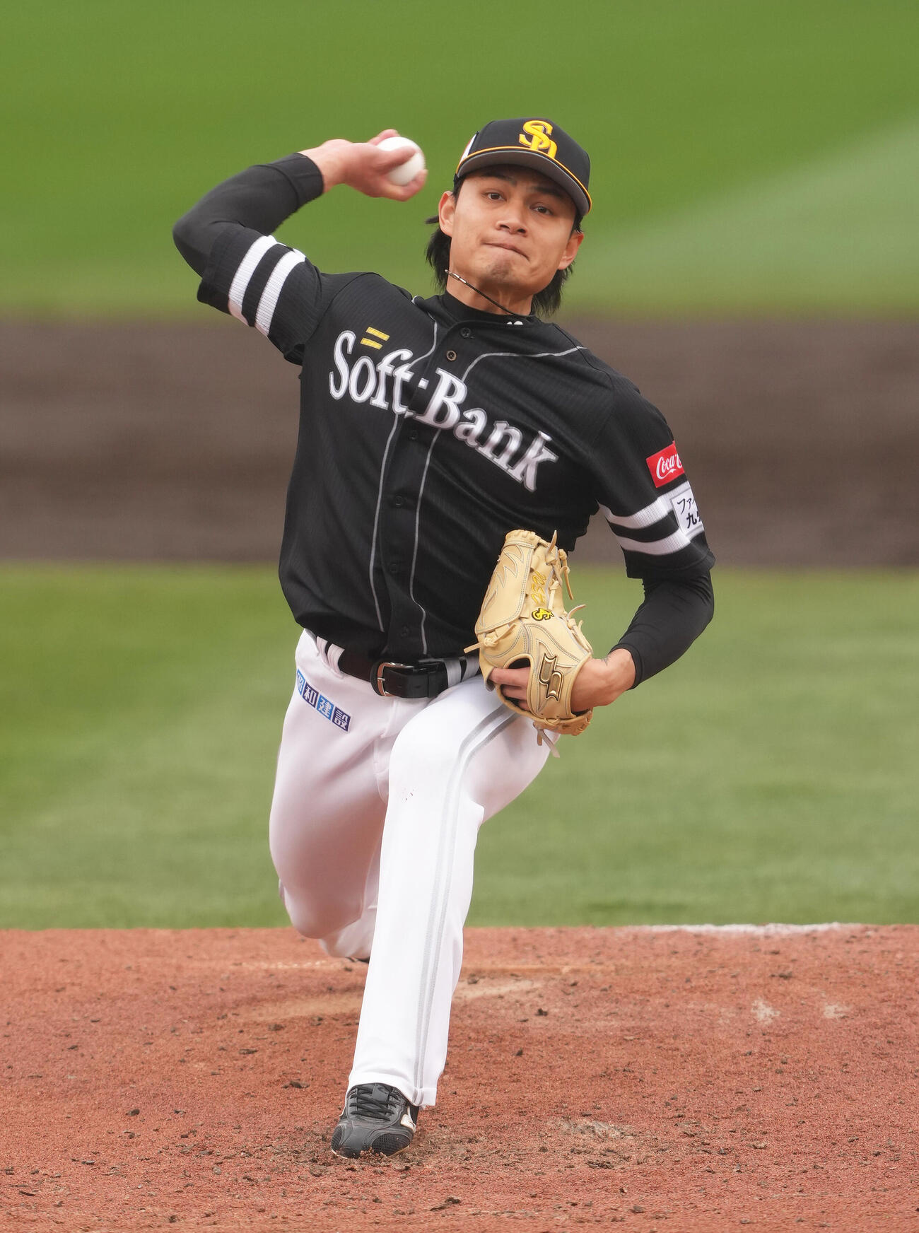 楽天対ソフトバンク　ソフトバンク先発の徐若熙（撮影・足立雅史）