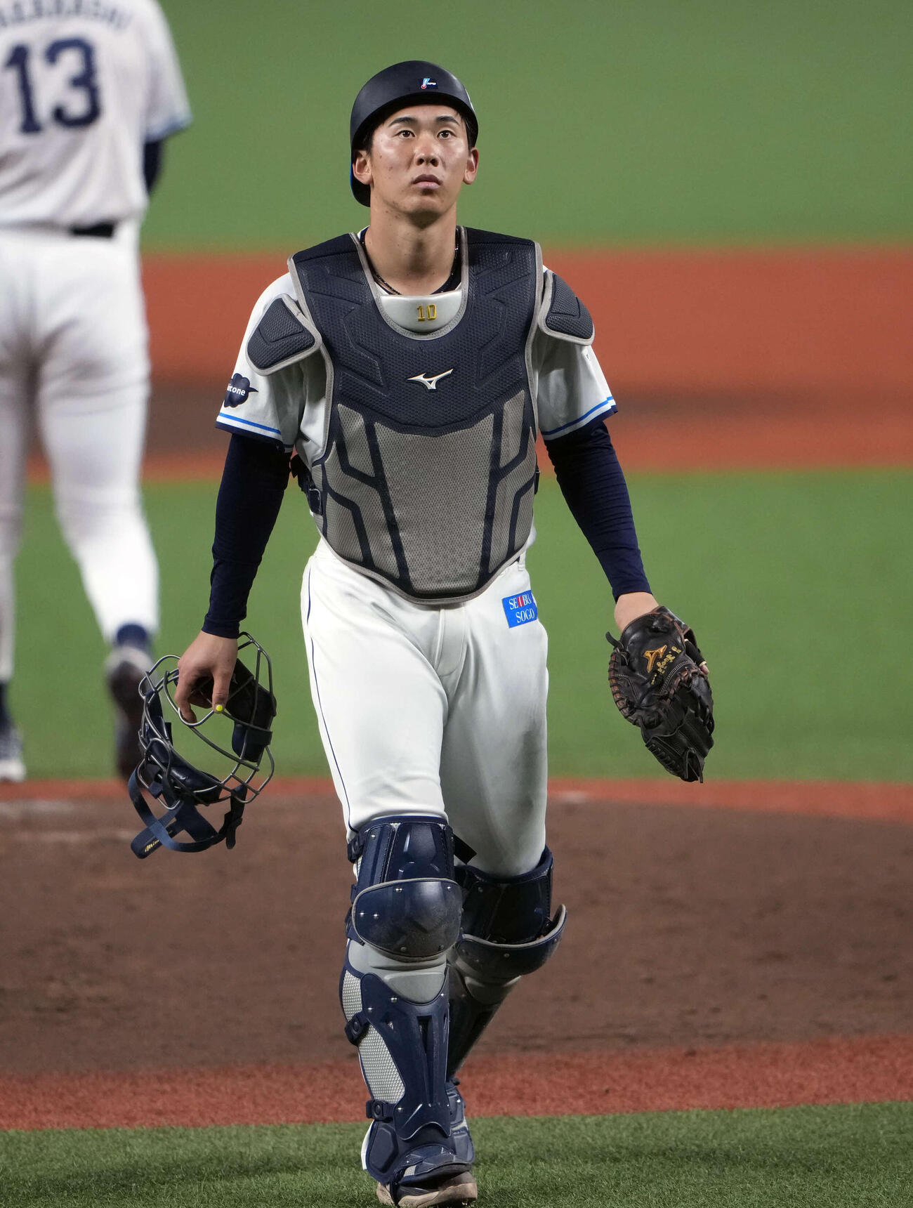 西武対オリックス　1回表オリックス無死一塁、宗佑磨の二盗を阻止する小島（撮影・小島史椰）
