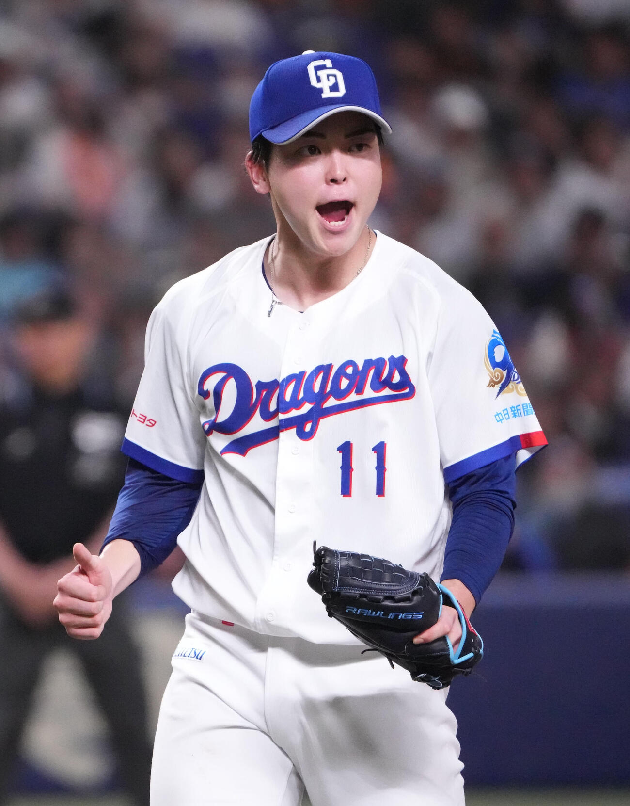 中日対巨人　4回表巨人2死、キャベッジを三振に仕留めほえる中日先発の中西（撮影・森本幸一）