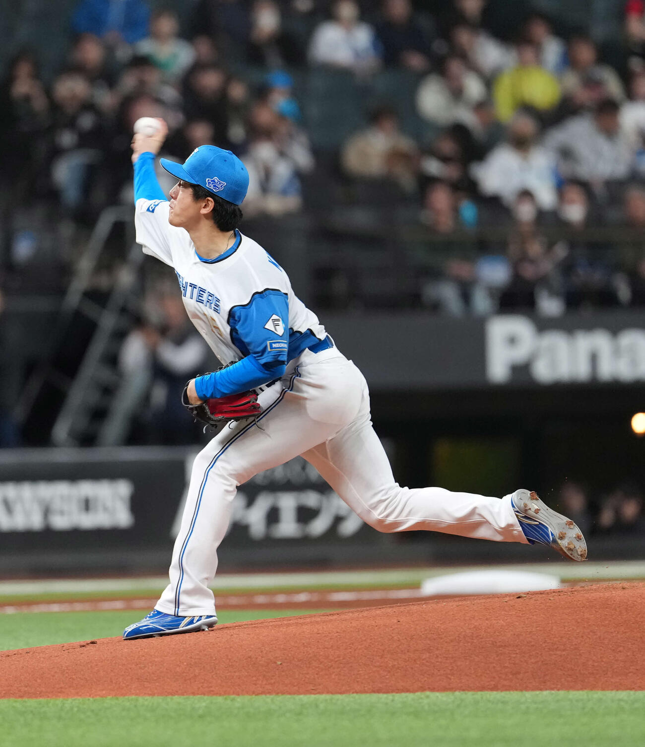 日本ハム対ロッテ　日本ハム先発の北山（撮影・井上学）