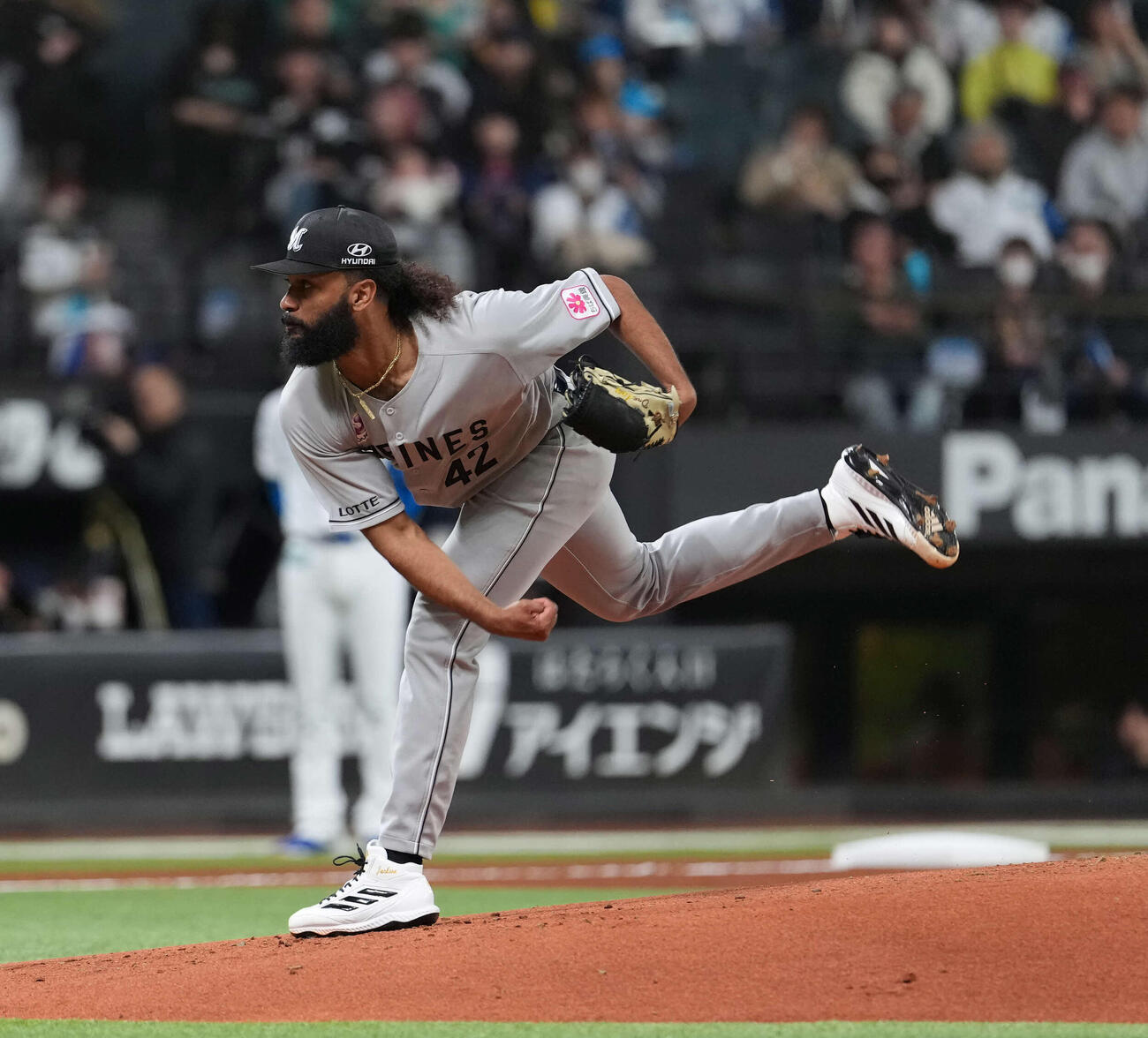 日本ハム対ロッテ　ロッテ先発のジャクソン（撮影・井上学）