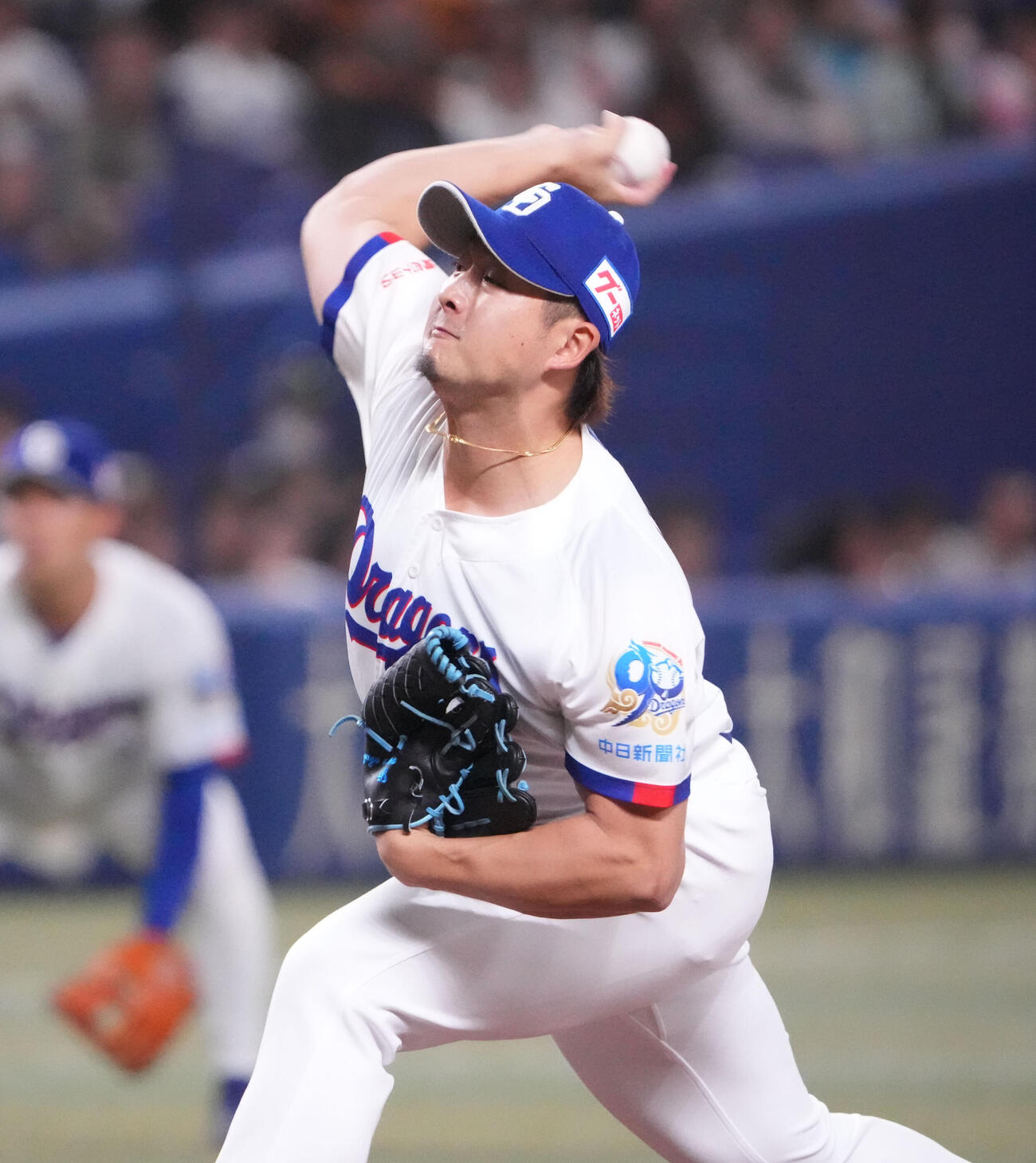 中日対巨人　7回表、中日2番手で登板する梅野（撮影・森本幸一）