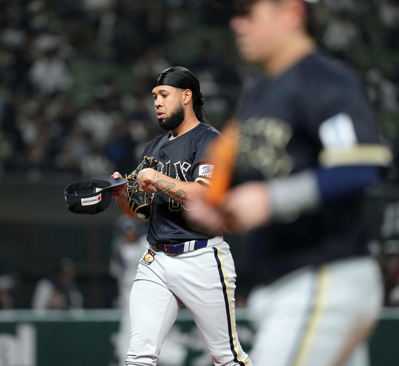 西武対オリックス　4回を投げ終わり、1安打無失点と好投するオリックスの先発エスピノーザ（撮影・たえ見朱実）
