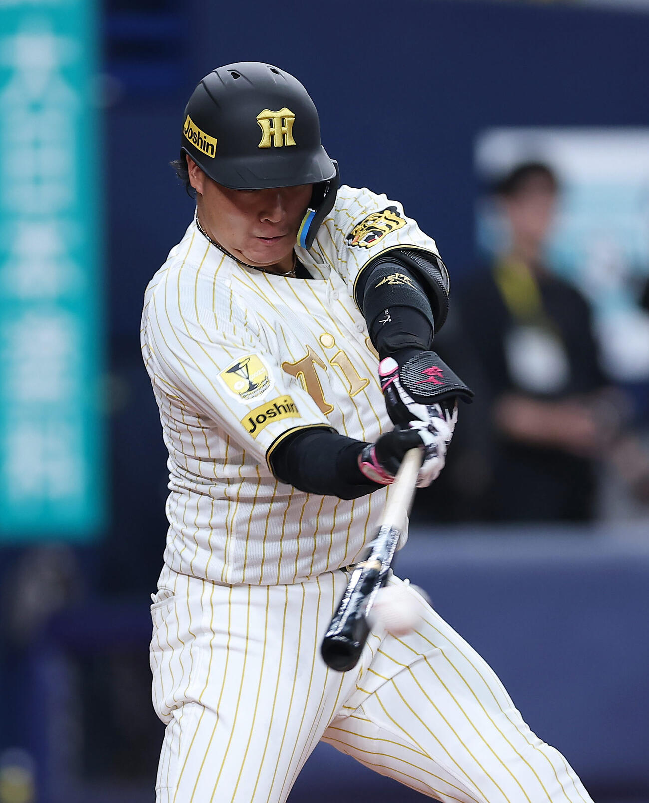 阪神対DeNA 7回裏阪神無死、右前打を放つ大山（撮影・前田充）
