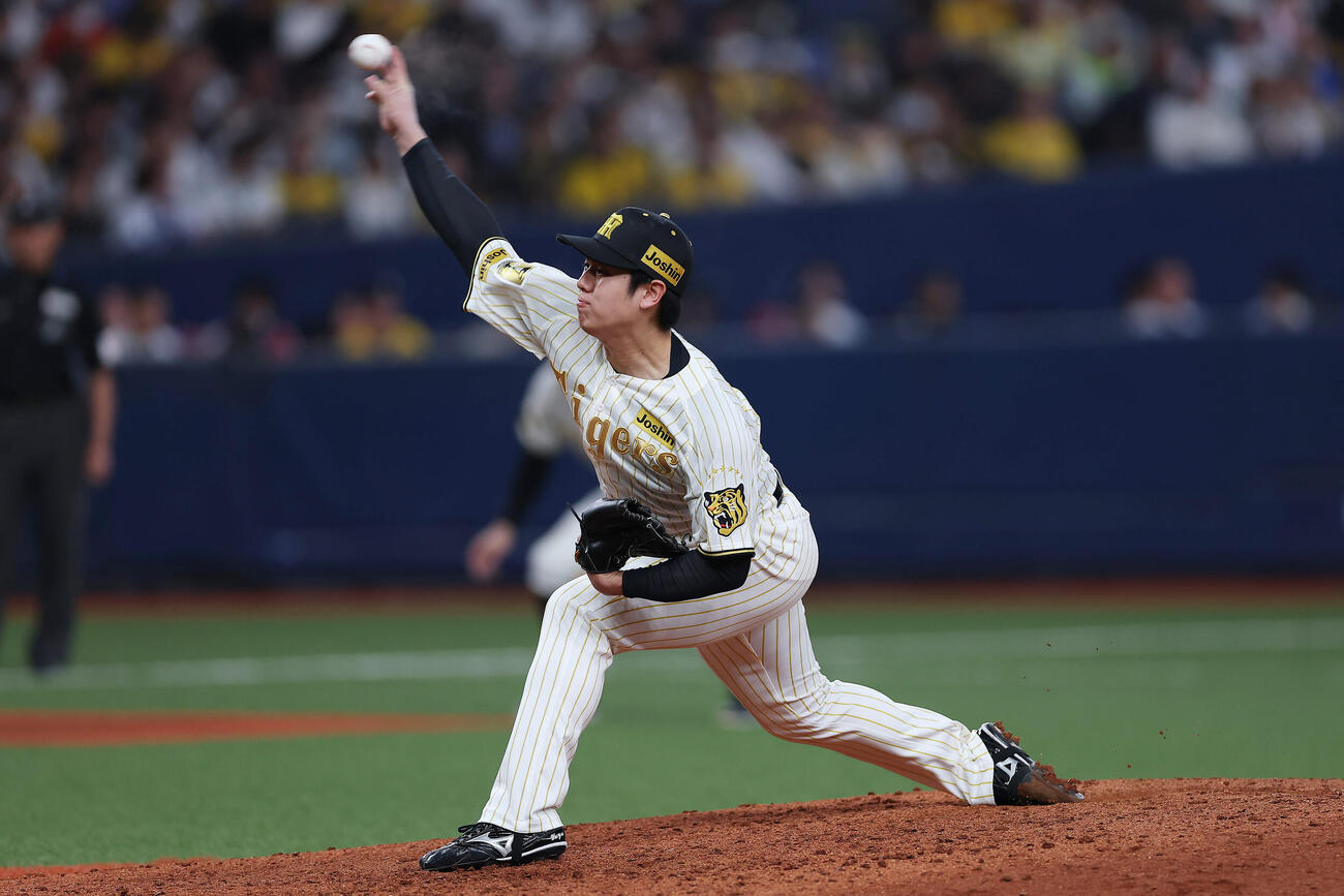 阪神対DeNA　阪神3番手の石黒（撮影・前田充）
