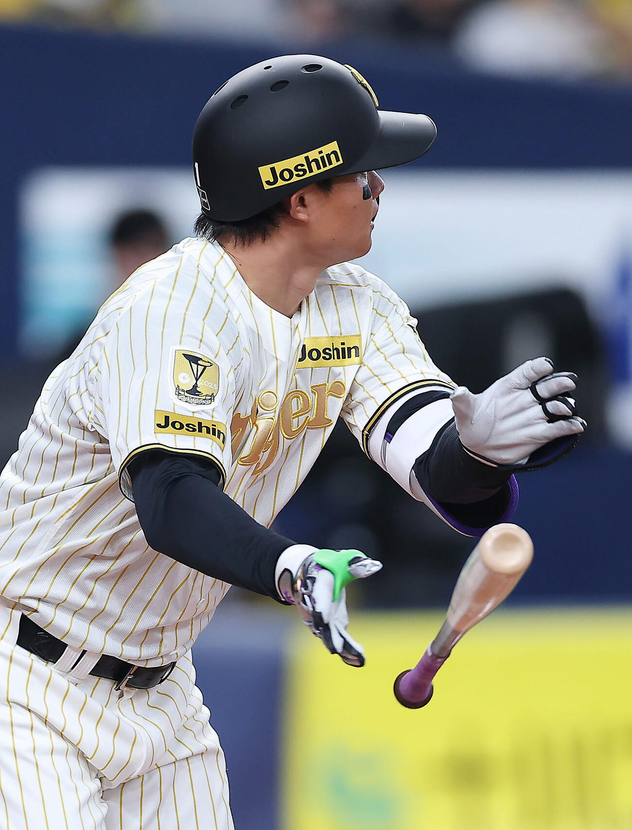 阪神対DeNA 6回裏阪神2死、左越え本塁打を放つ森下（撮影・前田充）