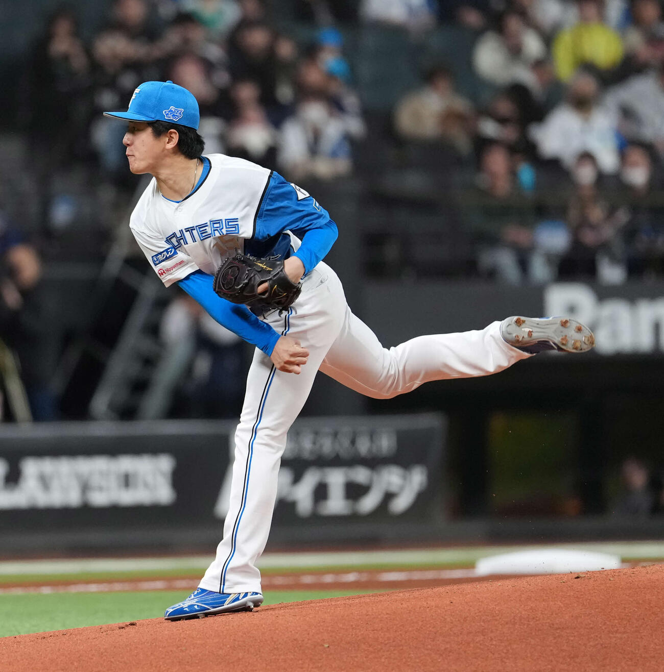 日本ハム対ロッテ　日本ハム先発の北山（撮影・井上学）