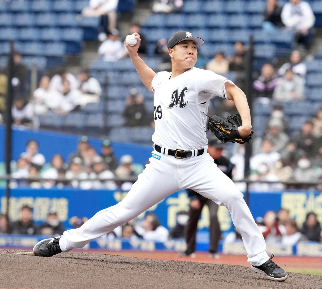 ロッテ西野勇士（2026年3月撮影）